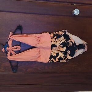 New with Tags Cupshe Peachy Pink & Floral One Piece Halter Swimsuit Size Large